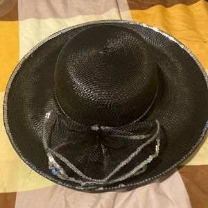 Black hat/ sequence around the edge / ruffle in the front